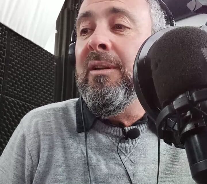 ¿Otra vez prometen blindaje? 2001 y ANTIPOLITICA VERSIÓN MIL. La Derecha no se renueva. Les invito a que escuchen y vean mi columna de sábado en UN SÁBADO PERFECTO por RADIO BÚNKER 94.9 FM. Sábados 12 a 14.30 hs