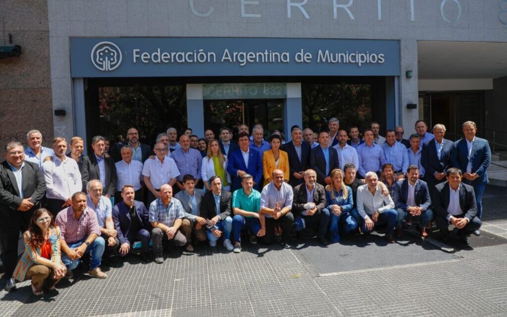 INTENDENTES DEL CONURBANO LE PIDIERON A MILEI QUE RESPETE LA CONSTITUCIÓN