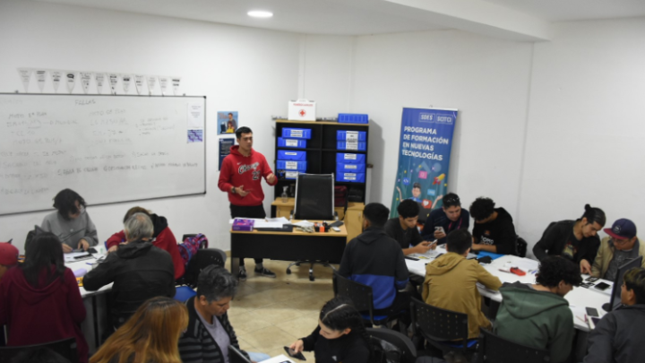 MERLO SUMA CURSOS CON SALIDA LABORAL