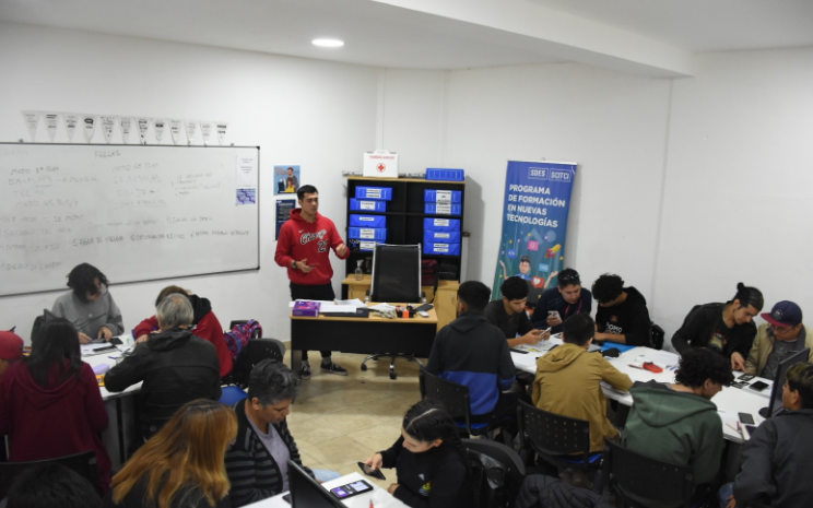 MERLO SUMA CURSOS CON SALIDA LABORAL
