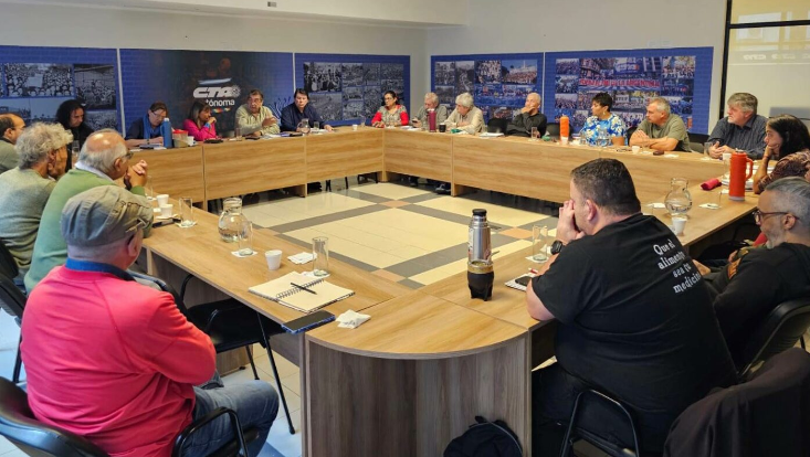 LA CTA AUTÓNOMA JUNTA FIRMAS PARA DEROGAR EL DNU 70/23