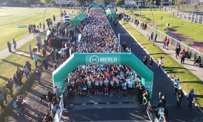 MILES DE MERLENSES CORRIERON POR LOS DERECHOS Y LA MEMORIA: “LAS MALVINAS SON ARGENTINAS”