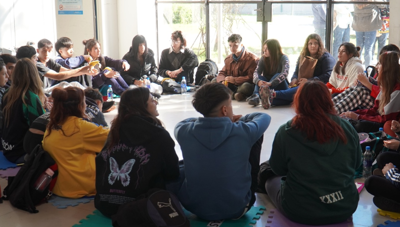 PRIMER ENCUENTRO “RE BONAERENSE” EN MERLO: PARTICIPARON MÁS DE 300 ESTUDIANTES