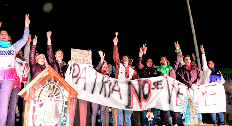 EN LA PREVIA DEL PARO, REALIZARON UNA MARCHA DE ANTORCHAS EN EL OESTE