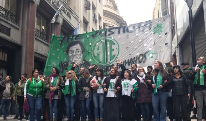 MOVILIZACIÓN EN EL CENTRO PORTEÑO POR LOS DESPEDIDOS EN EL INADI