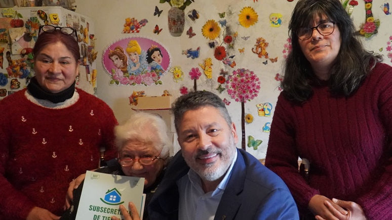 ENTREGA DE ESCRITURAS A VECINOS DE MERLO: “SIN UNA DECISIÓN POLÍTICA NO PODRÍAN CUMPLIR SUS SUEÑOS”