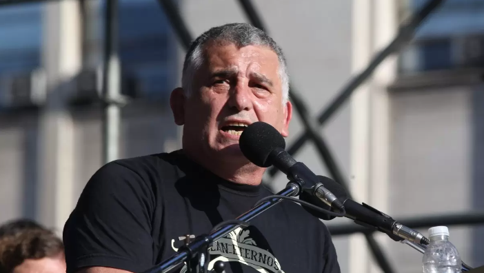 MARIO “PACO” MANRIQUE: “EL PERONISMO ESTÁ DURMIENDO LA SIESTA”