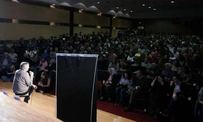 MÁXIMO KIRCHNER: “NADIE QUE SE PRECIE DE PERONISTA PUEDE DEJAR QUE EL RIGI PASE”