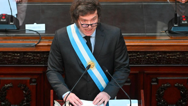 SEGÚN UNA ENCUESTA, MILEI TIENE CASI EL 56% DE IMAGEN NEGATIVA SEGÚN UNA ENCUESTA, MILEI TIENE CASI EL 56% DE IMAGEN NEGATIVA
