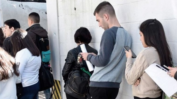 LA DESOCUPACIÓN SE CONVIRTIÓ EN LA PRINCIPAL PREOCUPACIÓN DE LOS ARGENTINOS, SEGÚN UNA ENCUESTA