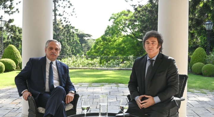 ALBERTO FERNÁNDEZ VOLVIÓ A CRITICAR AL GOBIERNO DE MILEI: “SÓLO GENERÓ DESPIDOS Y AUMENTÓ LA POBREZA”