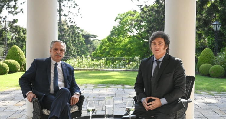 ALBERTO FERNÁNDEZ VOLVIÓ A CRITICAR AL GOBIERNO DE MILEI: “SÓLO GENERÓ DESPIDOS Y AUMENTÓ LA POBREZA”