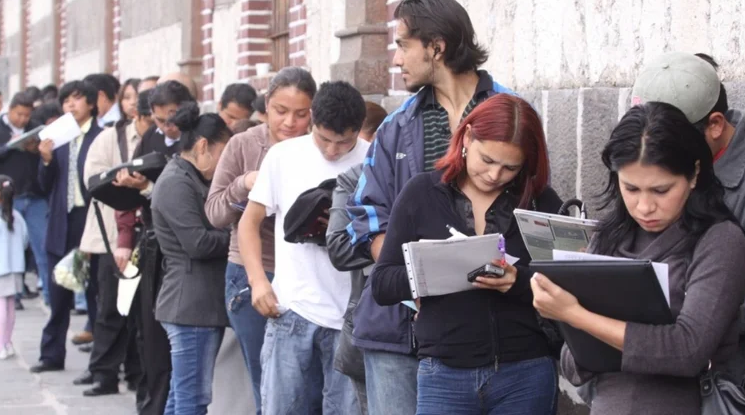 EL DESEMPLEO DEL PRIMER TRIMESTRE FUE DE 7,7%: TREPÓ 2 PUNTOS DEL QUE DEJÓ FERNÁNDEZ
