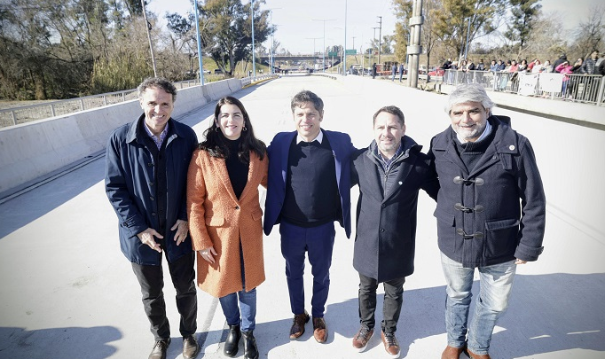 KICILLOF INAUGURÓ UN NUEVO PUENTE QUE CONECTA MORENO E ITUZAINGÓ