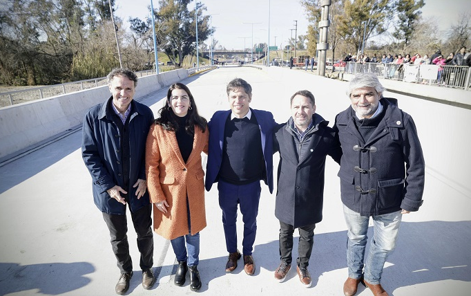 KICILLOF INAUGURÓ UN NUEVO PUENTE QUE CONECTA MORENO E ITUZAINGÓ