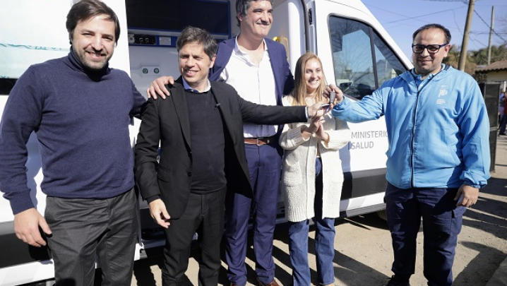 LA PROVINCIA ENTREGÓ UNA AMBULANCIA Y EQUIPAMIENTO PARA EL HOSPITAL MUNICIPAL DE BRANDSEN