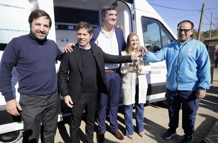 LA PROVINCIA ENTREGÓ UNA AMBULANCIA Y EQUIPAMIENTO PARA EL HOSPITAL MUNICIPAL DE BRANDSEN