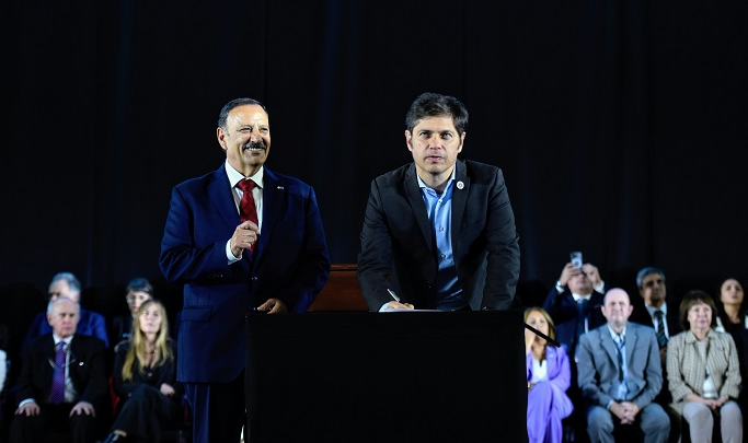 KICILLOF Y QUINTELA FIRMARON UN ACUERDO PARA FORTALECER LA COOPERACIÓN ENTRE LAS PROVINCIAS