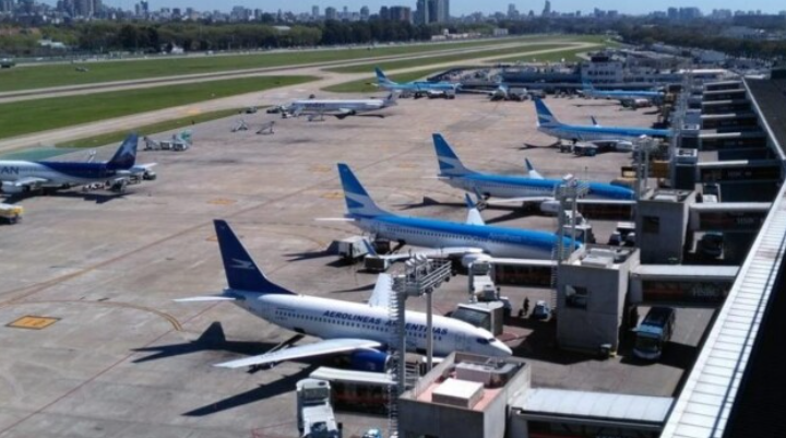 AERONÁUTICOS REALIZARÁN ESTE LUNES ASAMBLEAS EN AEROPARQUE Y HABRÁ DEMORAS EN LOS VUELOS