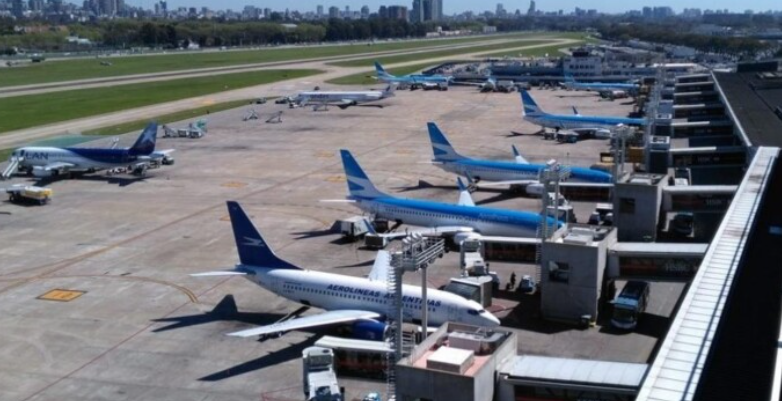 AERONÁUTICOS REALIZARÁN ESTE LUNES ASAMBLEAS EN AEROPARQUE Y HABRÁ DEMORAS EN LOS VUELOS