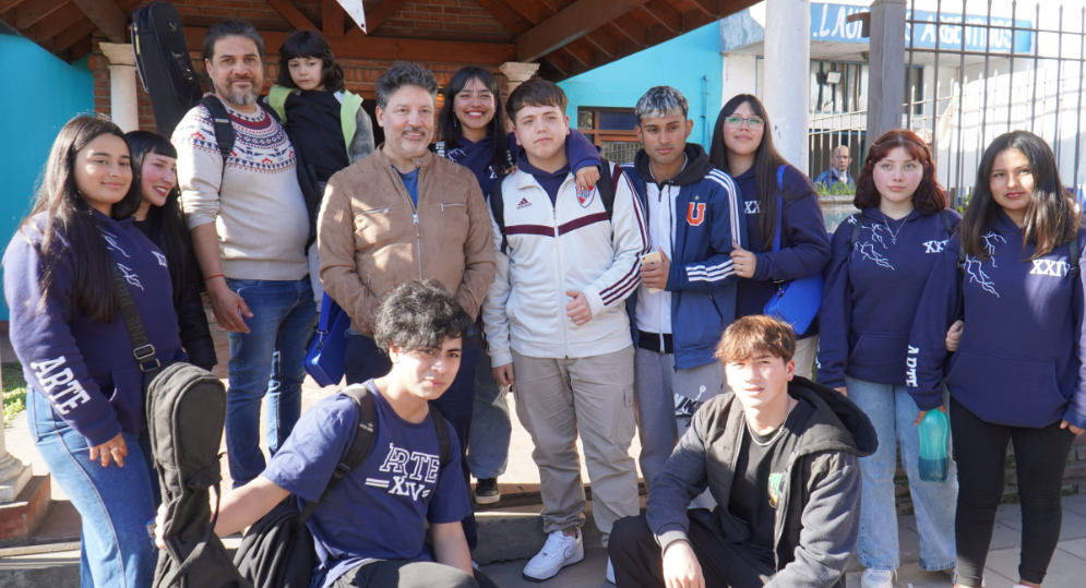 GUSTAVO MENÉNDEZ: “EL MUNICIPIO APUESTA A LA EDUCACIÓN COMO LA LLAVE PARA ABRIR LAS PUERTAS DEL FUTURO”