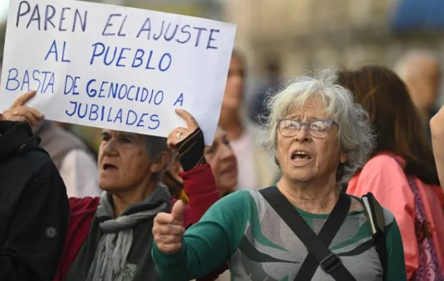 JUBILADOS: PESE A QUE EL 73% SON POBRES, EL GOBIERNO DESCARTA AUMENTAR EL BONO