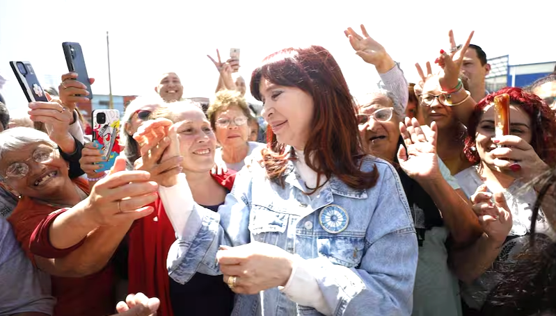 CRISTINA KIRCHNER VISITÓ LA MATANZA JUNTO AL PADRE TANO ANGELOTTI: “SIEMPRE VOY A ESTAR CON USTEDES”