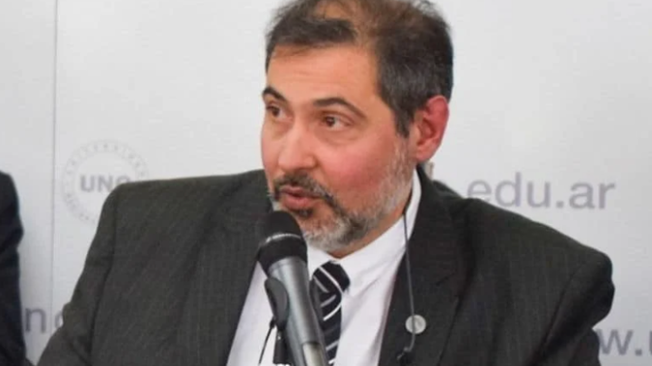 ROBERTO GALLO: “UNO DE CADA DOS ALUMNOS QUE TRANSITA POR LA UNIVERSIDAD PÚBLICA ESTÁ POR DEBAJO DE LA LÍNEA DE LA POBREZA”