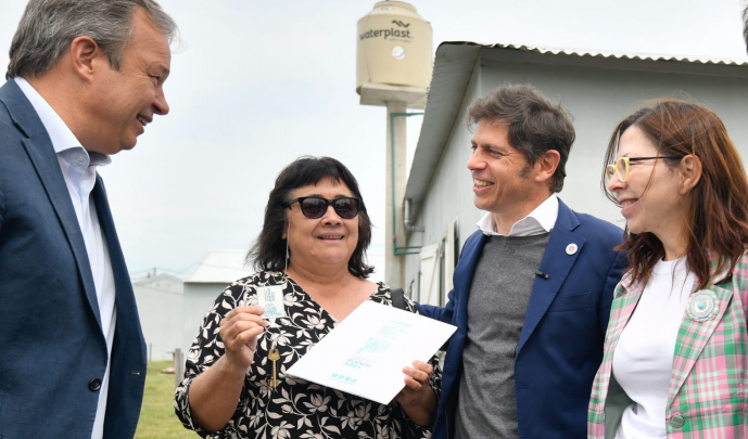 KICILLOF ENTREGÓ VIVIENDAS EN ALMIRANTE BROWN “FRENTE A LAS CONDICIONES TAN ADVERSAS DE RECORTE”