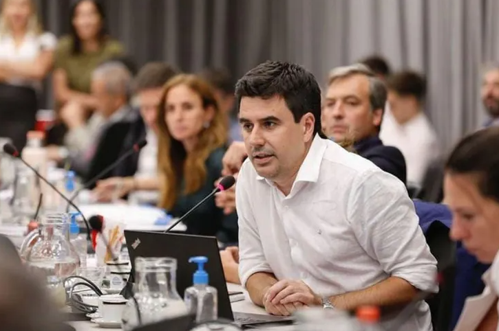 EDUARDO TONIOLLI DIJO QUE LA INTERNA DEL PERONISMO “NO DEBERÍA PRODUCIRSE”