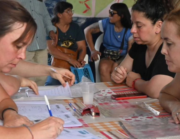 MERLENSES TRAMITARON LA ESCRITURACIÓN DE SUS VIVIENDAS