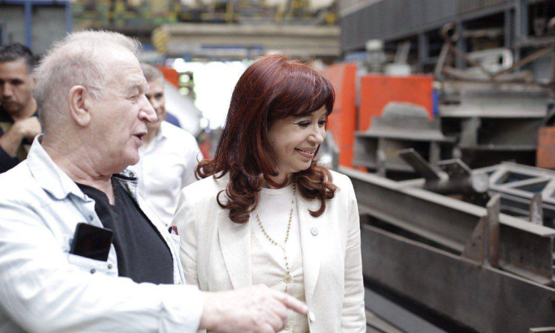 CRISTINA KIRCHNER: “EL MODELO DE MILEI ES COMO UN YOGURT, TODOS SABEMOS QUE SE VENCE”