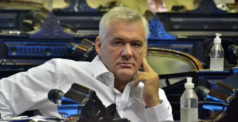 FERNANDO CARBAJAL: “MILEI SOLAMENTE QUIERE QUE HAYA FUNCIONARIOS QUE PIENSEN COMO ÉL”