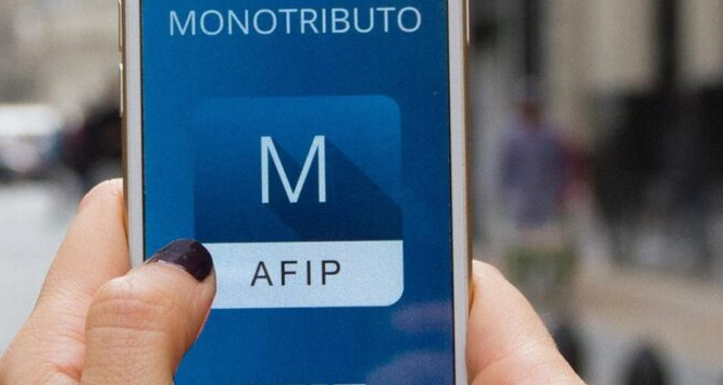 MONOTRIBUTISTAS: PODRÁN EMITIR COMPROBANTES DE FACTURAS DESDE CELULARES Y COMPUTADORAS