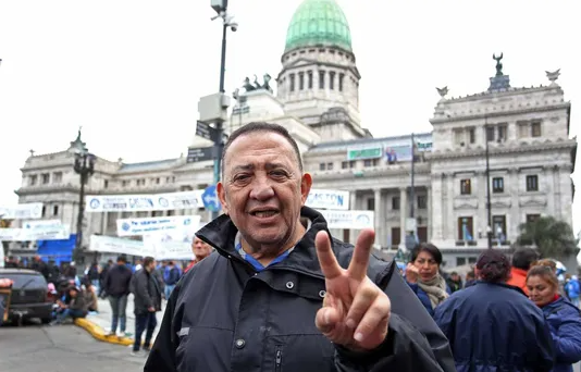 LUIS D’ELÍA: “ESTAMOS AL BORDE DE PASAR UN FIN DE AÑO DURO”