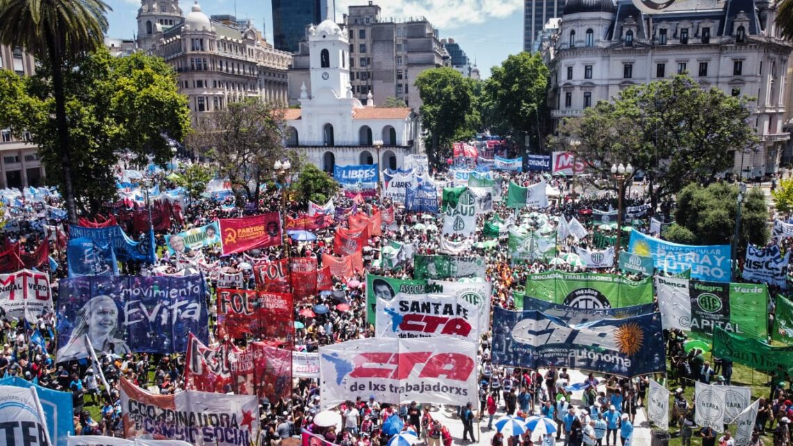 LAS DOS CTA MARCHARON A PLAZA DE MAYO