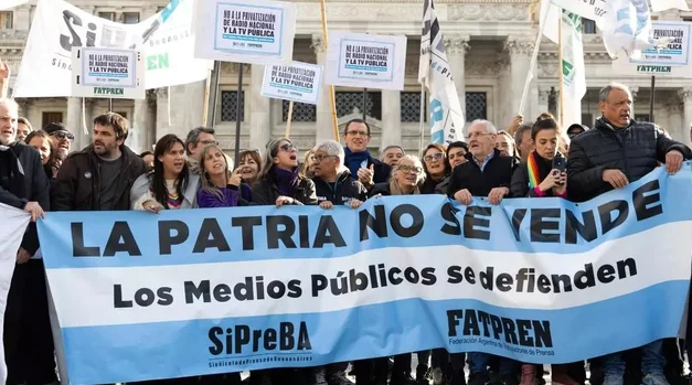 LA UBA PRESENTÓ UN INFORME SOBRE LA LIBERTAD DE EXPRESIÓN DURANTE EL PRIMER AÑO DE MILEI