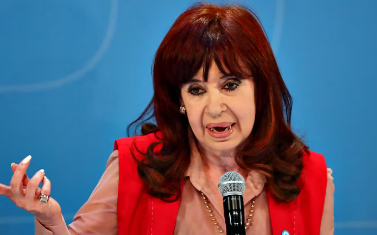 “MAFIA Y DELIRIO”: EL MENSAJE DE CFK POR LAS FIESTAS CONTRA MILEI, MACRI Y ROSATTI
