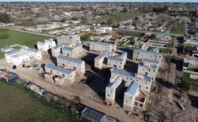 LA PROVINCIA CONSTRUYE MÁS DE 100 CASAS EN LAS FLORES