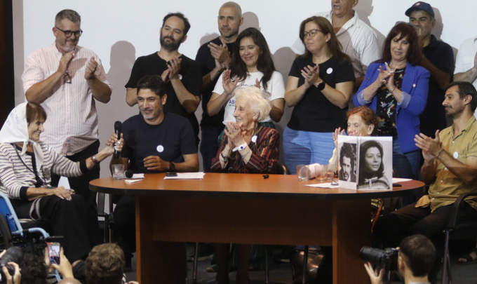ABUELAS DE PLAZA DE MAYO ANUNCIÓ LA APARICIÓN DE LA NIETA 139: “LA VERDAD SIGUE SALIENDO A LA LUZ”
