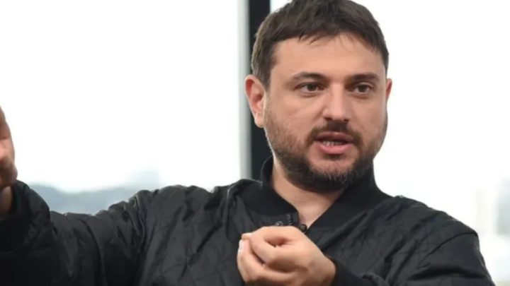 JUAN GRABOIS CRUZÓ A JAVIER MILEI POR SU RESPALDO A ELON MUSK: “SOS UN MONITO ARRASTRADO, FACHO HIJO DE P…”