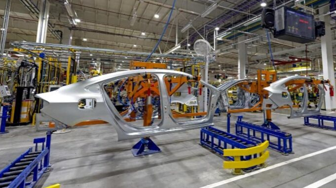 LA INDUSTRIA SIGUE EN ROJO: ACUMULA UNA CAÍDA DE 9,7% EN ONCE MESES DE 2024