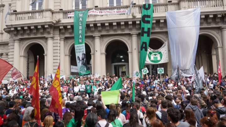 LA LUCHA EN EL HOSPITAL BONAPARTE: “SE PROFUNDIZA EL VACIAMIENTO Y LA PRECARIZACIÓN”