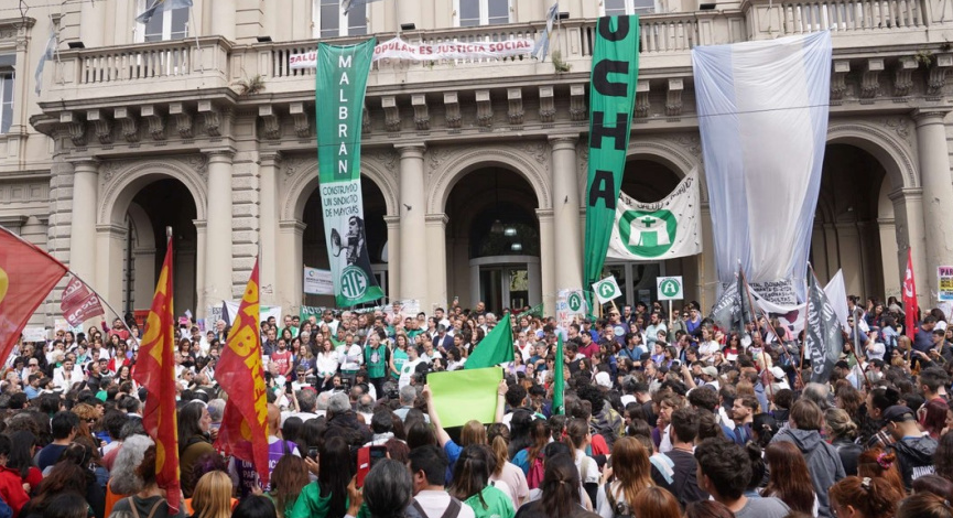 LA LUCHA EN EL HOSPITAL BONAPARTE: “SE PROFUNDIZA EL VACIAMIENTO Y LA PRECARIZACIÓN”