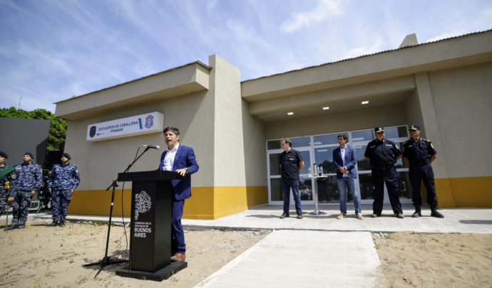 KICILLOF ENCABEZÓ LA INAUGURACIÓN DE UN POLO LOGÍSTICO Y ESCUADRÓN DE CABALLERÍA EN PINAMAR