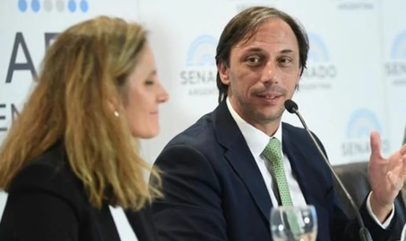 ADORNI ANUNCIÓ A SANTIAGO MARÍA CASTRO VIDELA COMO NUEVO PROCURADOR DEL TESORO