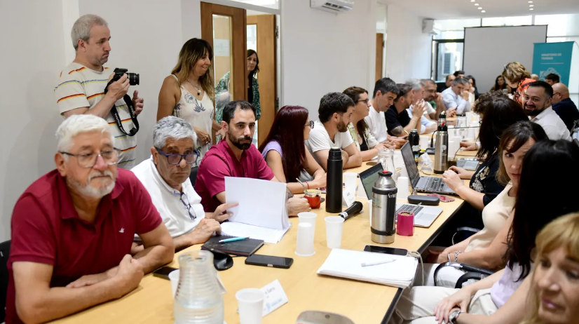 LA PROVINCIA CONVOCÓ A PARITARIAS A LOS ESTATALES PARA EL 5 DE FEBRERO