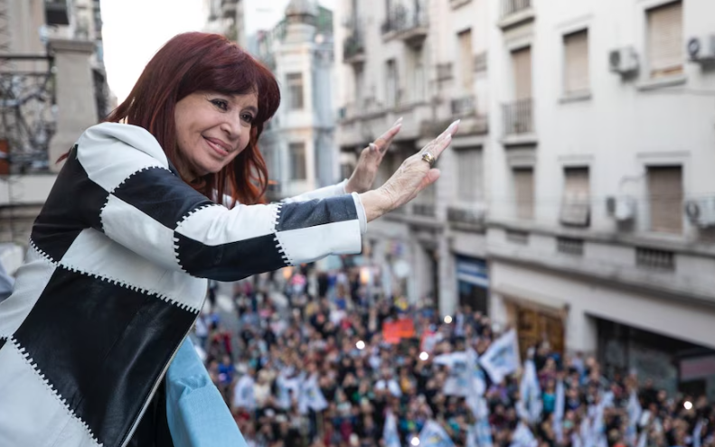 CRISTINA KIRCHNER CRITICÓ A JAVIER MILEI TRAS LA MARCHA DEL ORGULLO: “EL DERECHO A LA FELICIDAD ES EL LÍMITE”