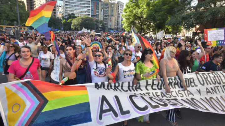 MARCHA, UN, DOS, TRES. VA