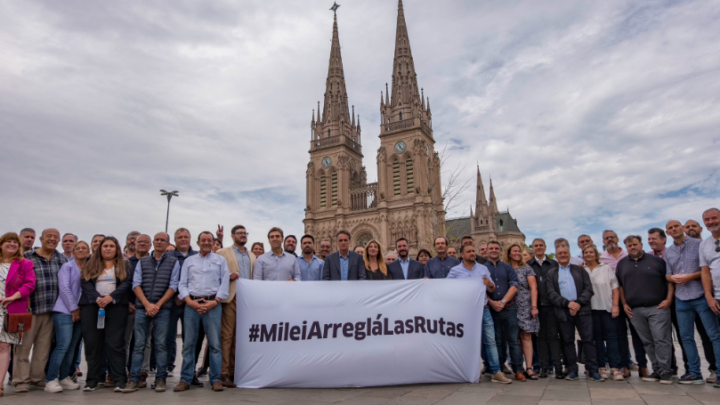 KATOPODIS E INTENDENTES FIRMARON PRESENTACIÓN JUDICIAL CONTRA EL GOBIERNO POR DESVÍO DE FONDOS QUE DEBIERON USARSE PARA REPARAR RUTAS 